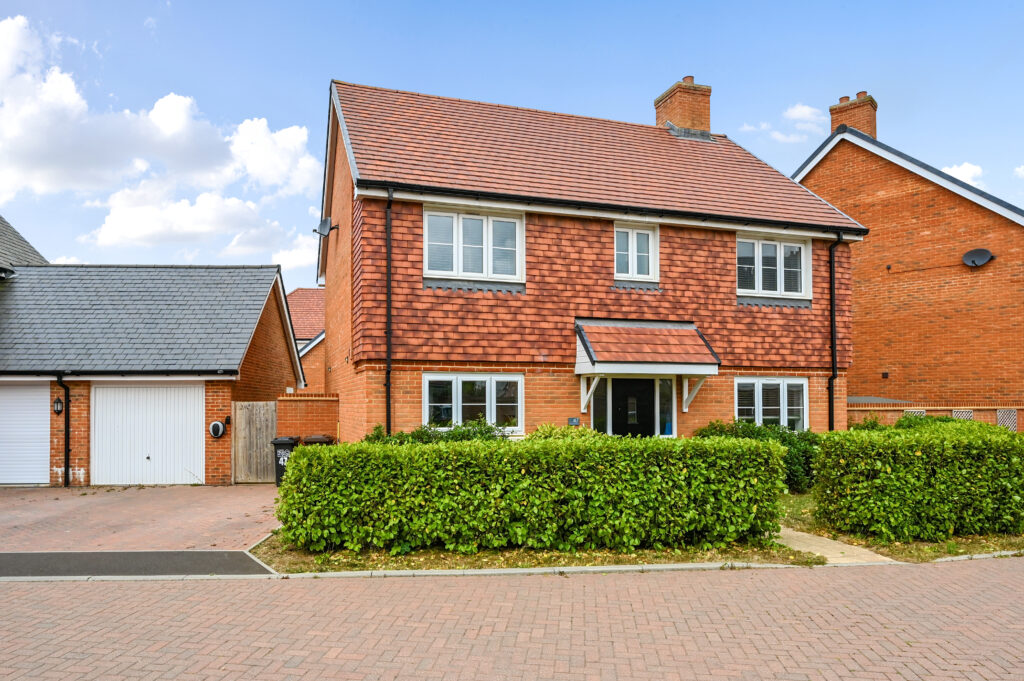 Honeysuckle Avenue, Hellingly, BN27