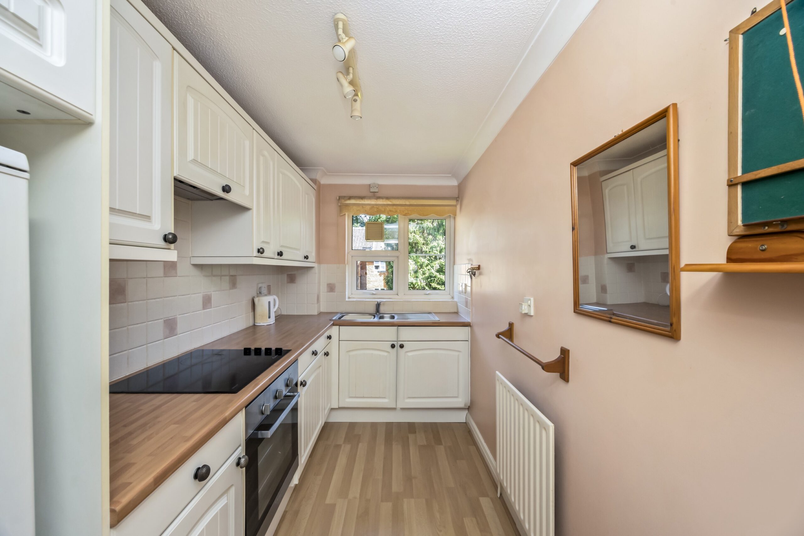 Graycoats Drive, Crowborough, TN6
